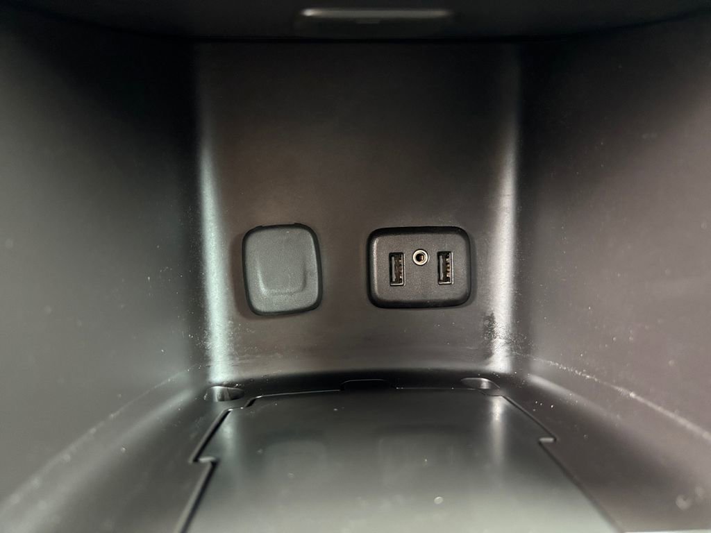 Used 2019 GMC Acadia SLT w/ Black Edition AWD/4WD image 6