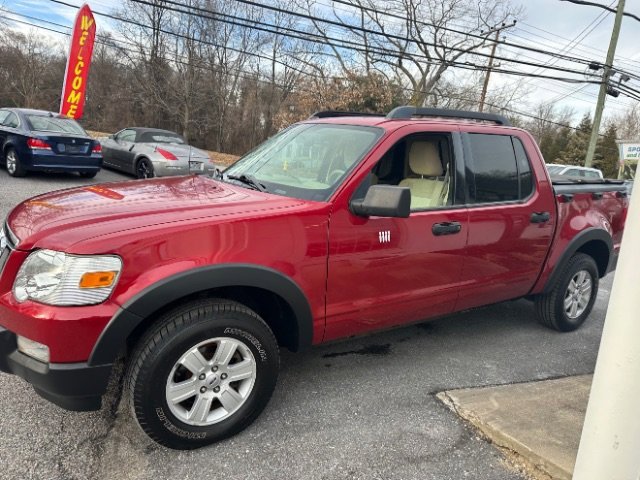 Used 2010 Ford Explorer Sport Trac XLT image 2