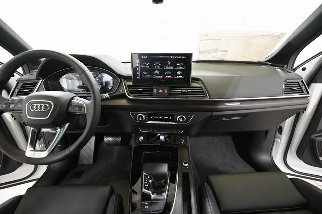 New 2025 Audi Q5 e Premium Plus image 2