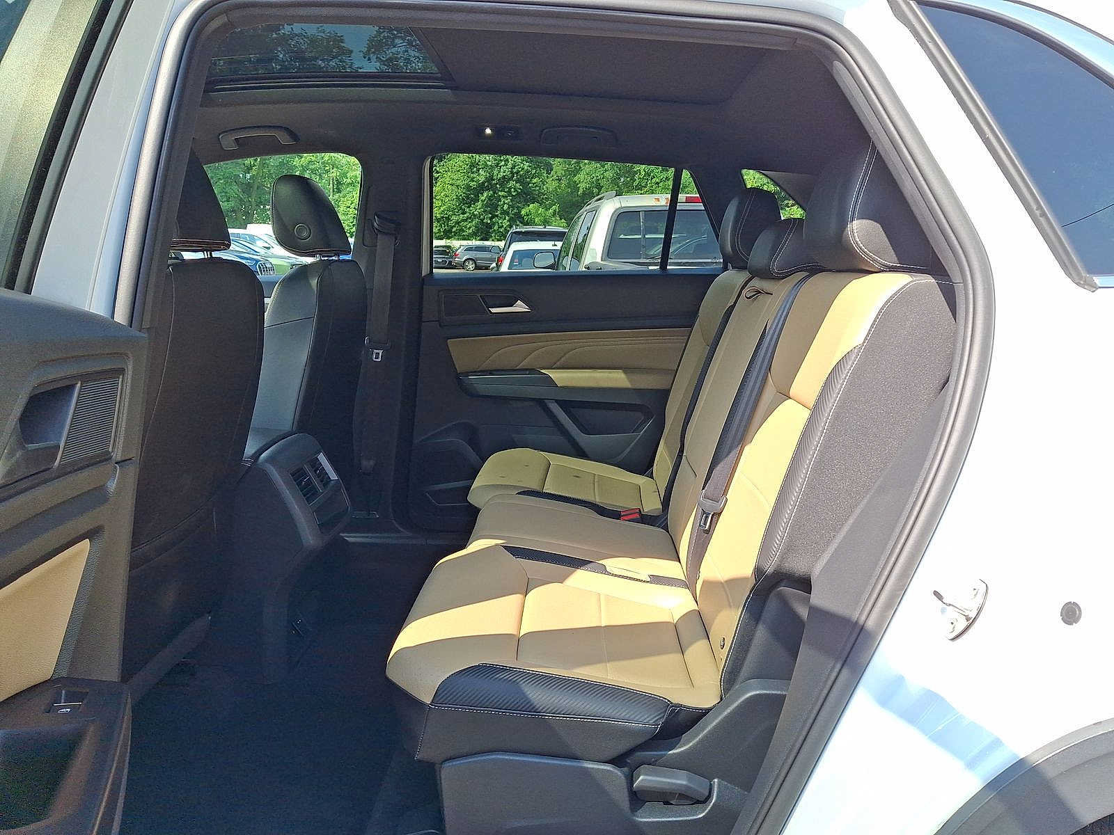 Used 2021 Volkswagen Atlas Cross Sport SEL R-Line AWD/4WD image 26