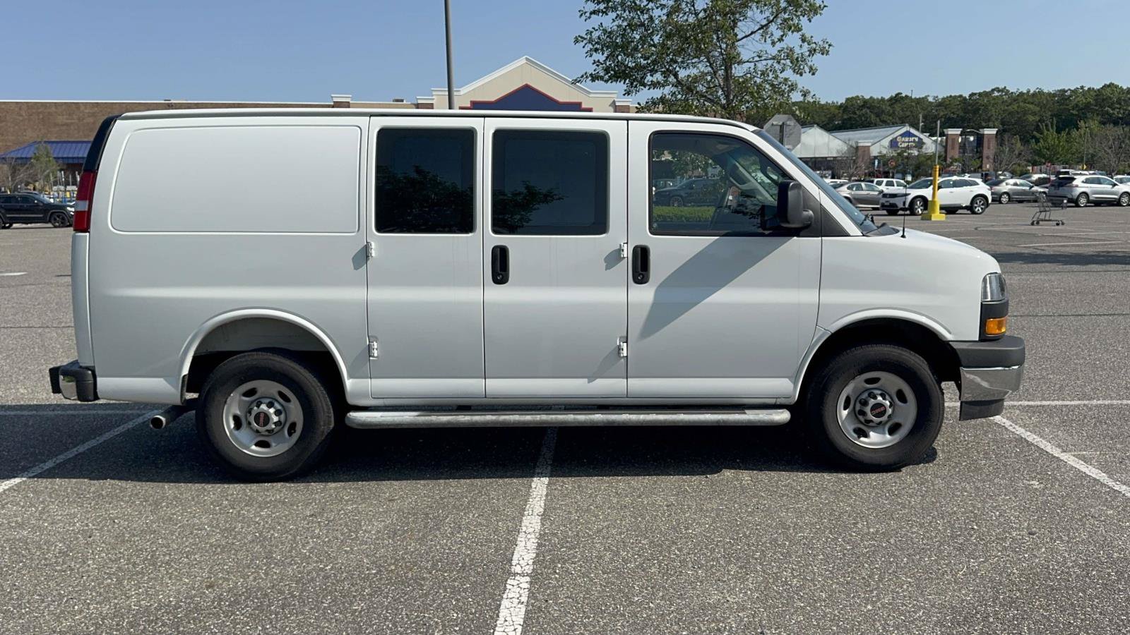 Used 2025 GMC Savana 2500 w/ Driver Convenience Package RWD image 3