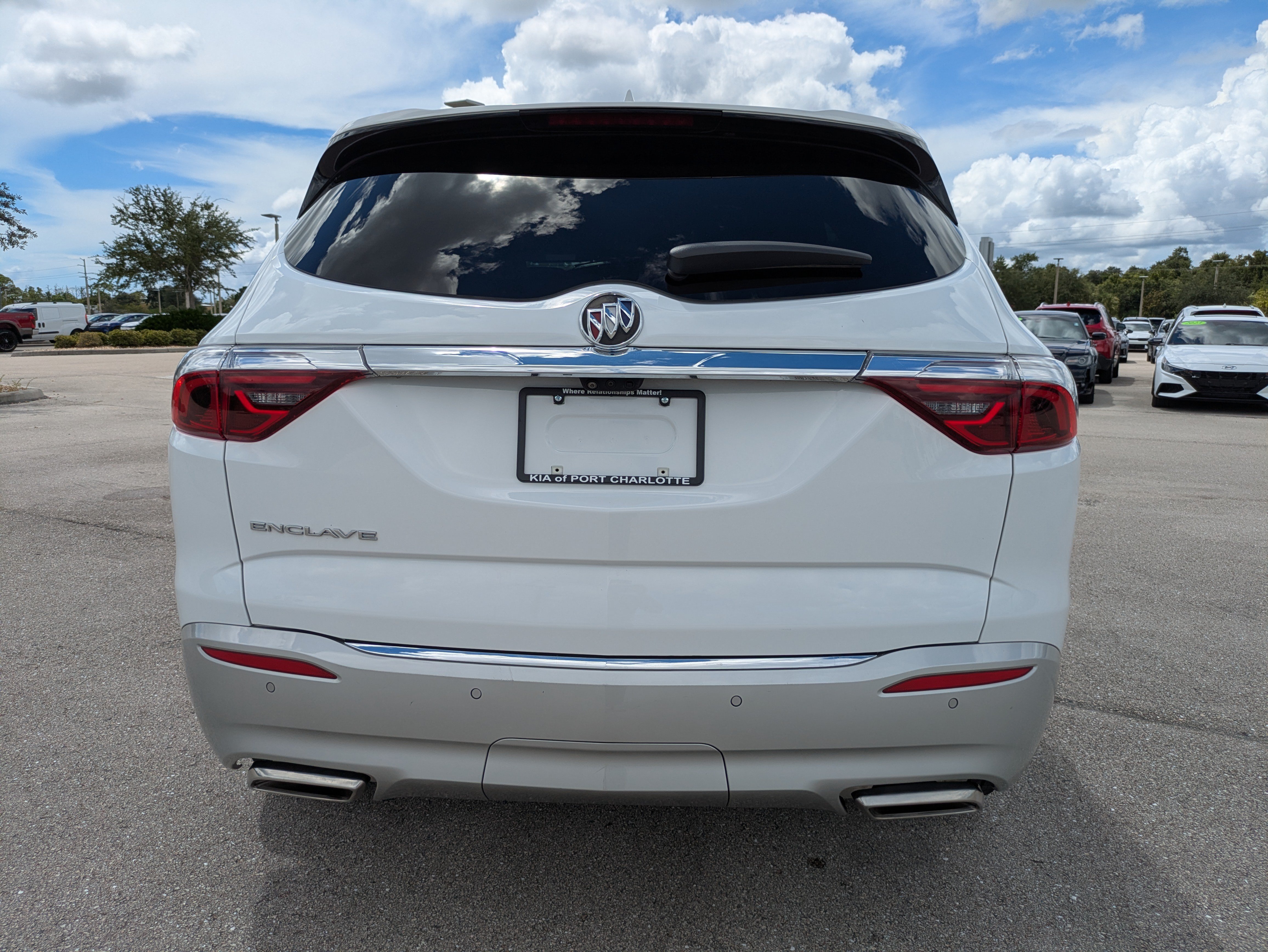 Used 2023 Buick Enclave Essence w/ Sound and Sites Package FWD image 5