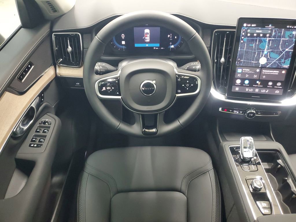 New 2025 Volvo XC90 B6 Core w/ Climate Package image 18