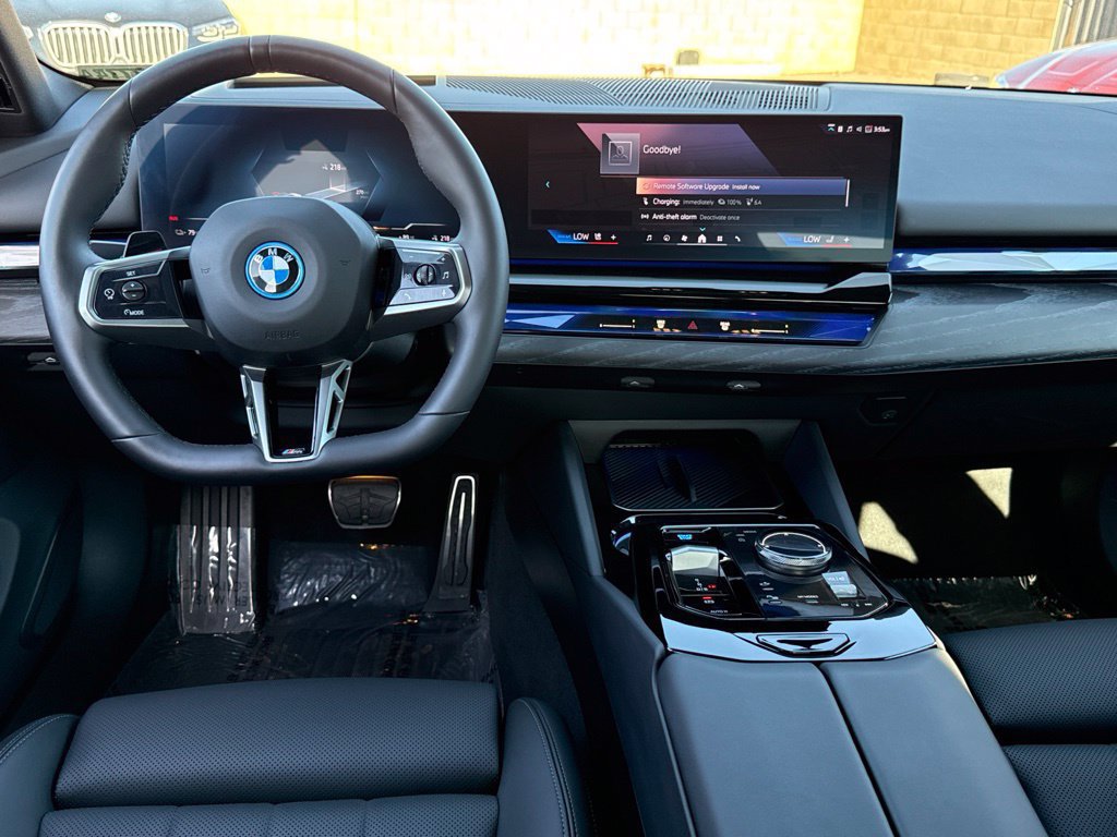 Used 2026 BMW i5 eDrive40 w/ M Sport Package RWD image 30