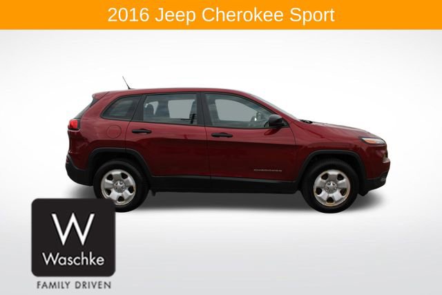Used 2016 Jeep Cherokee Sport w/ Cold Weather Group image 9
