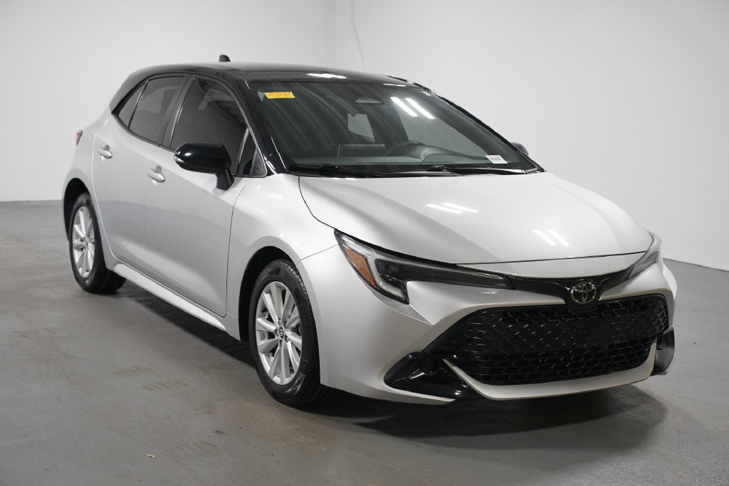 Certified 2023 Toyota Corolla SE w/ SE Premium Package FWD image 3
