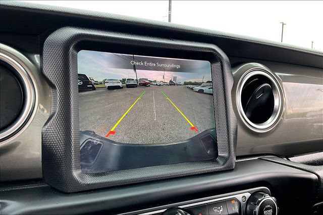 Used 2023 Jeep Gladiator Overland AWD/4WD image 13