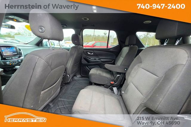 Used 2023 Chevrolet Traverse LT FWD image 24