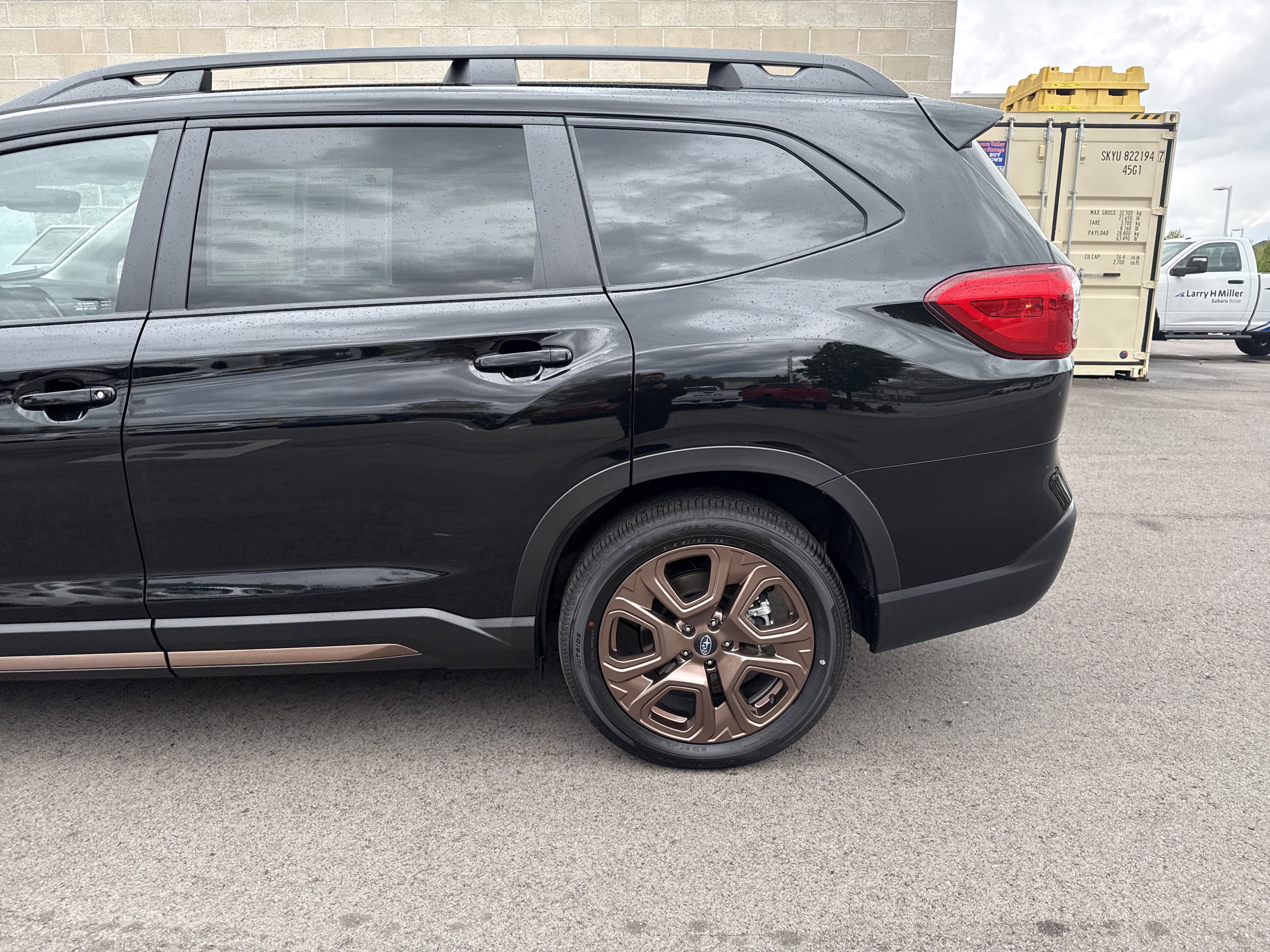 Used 2025 Subaru Ascent Bronze Edition image 4