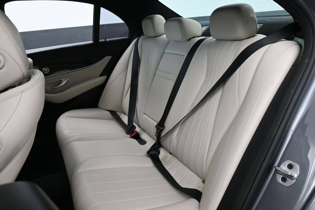 Used 2019 Mercedes-Benz E 300 image 33
