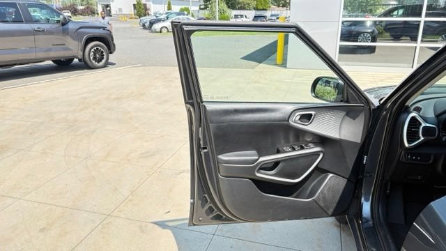 Used 2023 Kia Soul LX w/ Option Group 015 FWD image 25