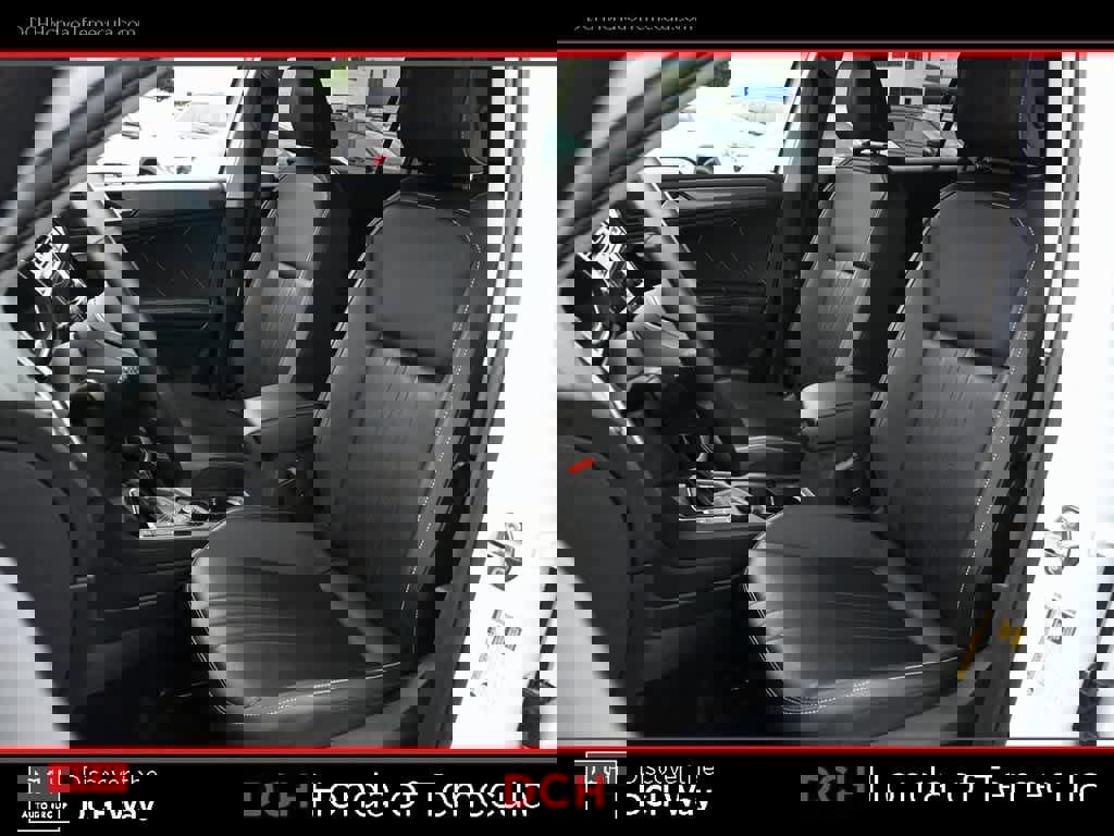 Used 2024 Volkswagen Tiguan SE image 18