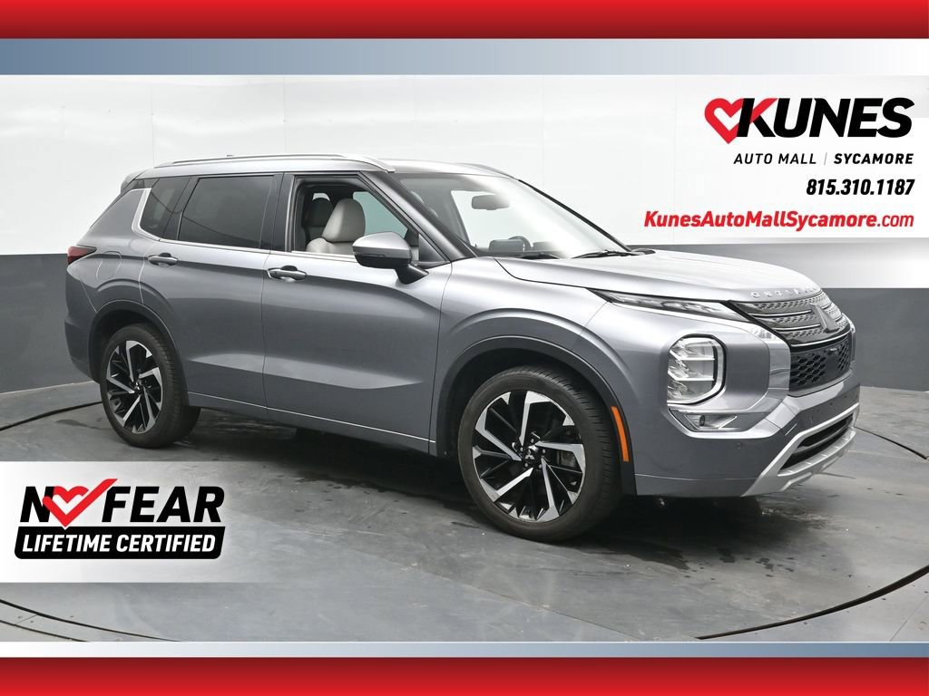 Used 2023 Mitsubishi Outlander SEL AWD/4WD image 1