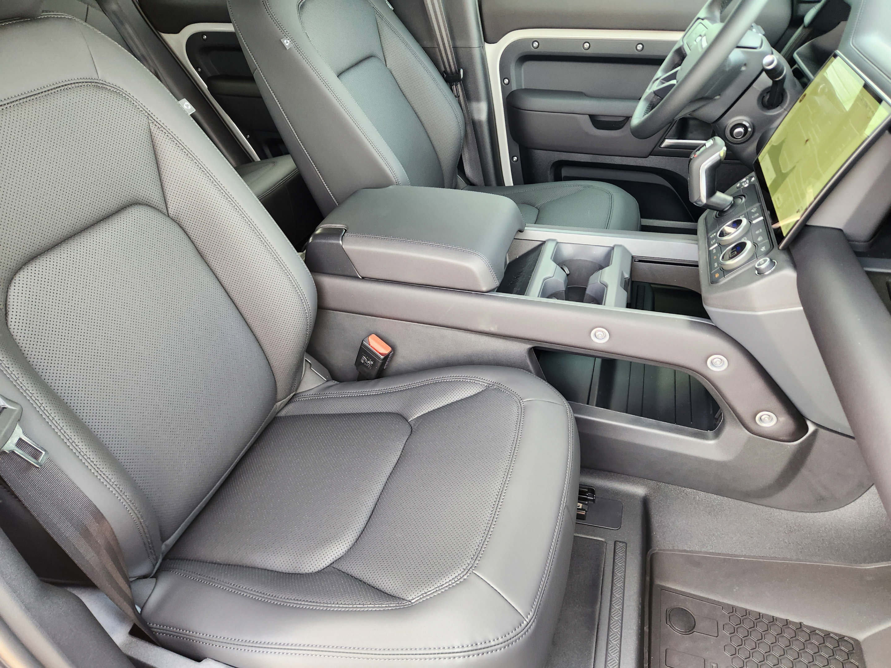 New 2026 Land Rover Defender 110 S AWD/4WD image 9