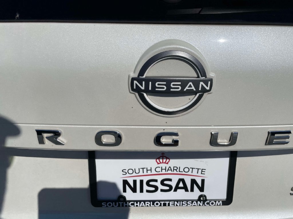 Used 2023 Nissan Rogue SL AWD/4WD image 13