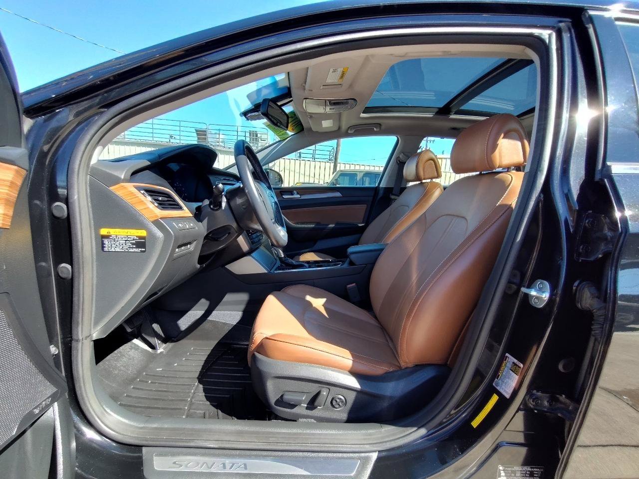 Used 2015 Hyundai Sonata Limited w/ Option Group 06 FWD image 15