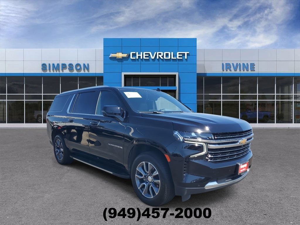 Used 2023 Chevrolet Suburban LT RWD image 2