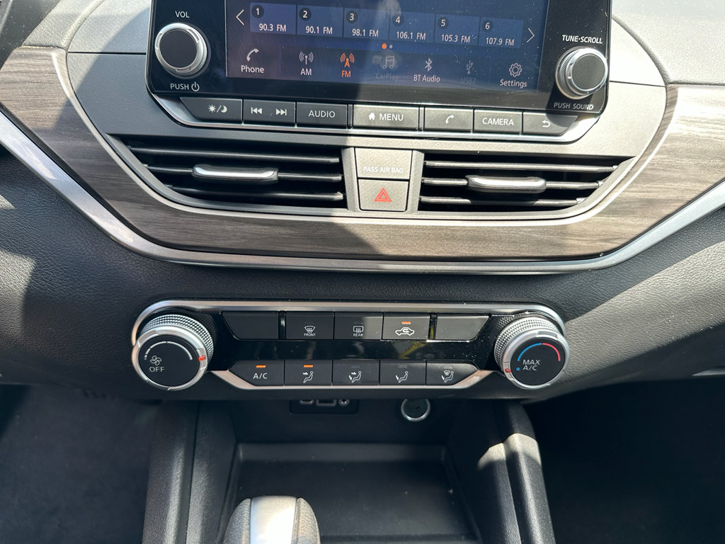Used 2025 Nissan Altima 2.5 SV FWD image 14