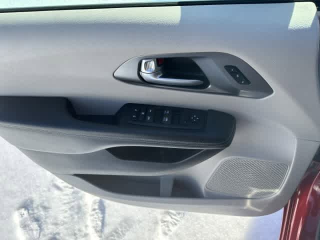 Used 2024 Chrysler Pacifica Touring-L FWD image 19