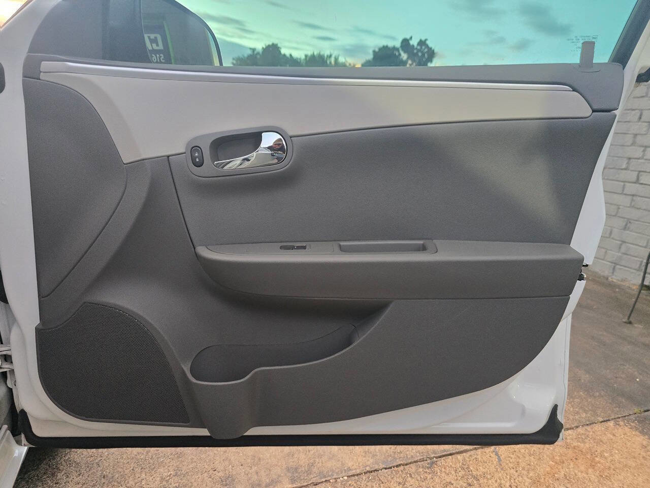 Used 2011 Chevrolet Malibu LS image 27