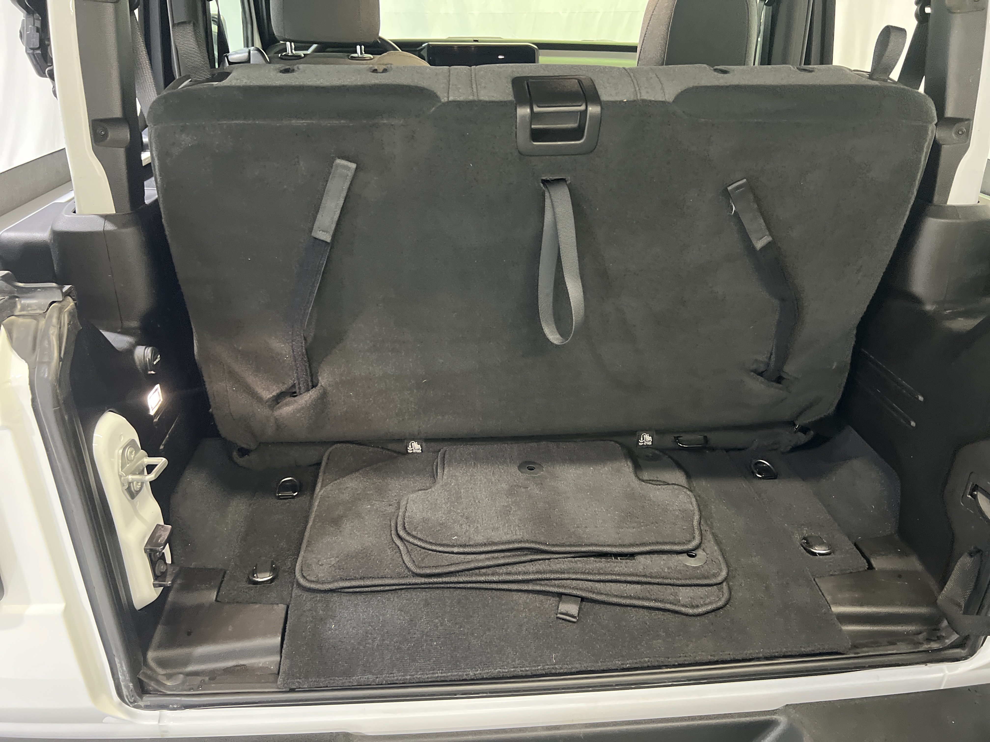 Used 2025 Jeep Wrangler Sport AWD/4WD image 14