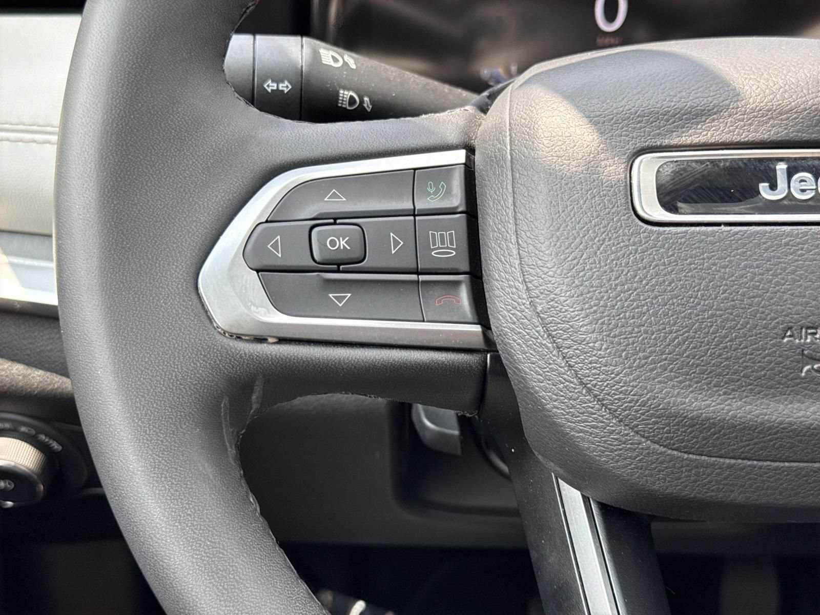 Used 2025 Jeep Compass Limited w/ Elite Group AWD/4WD image 15