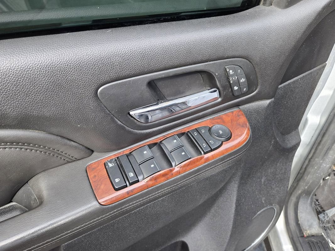 Used 2014 GMC Sierra 2500 SLT w/ Suspension Package, Off-Road image 21