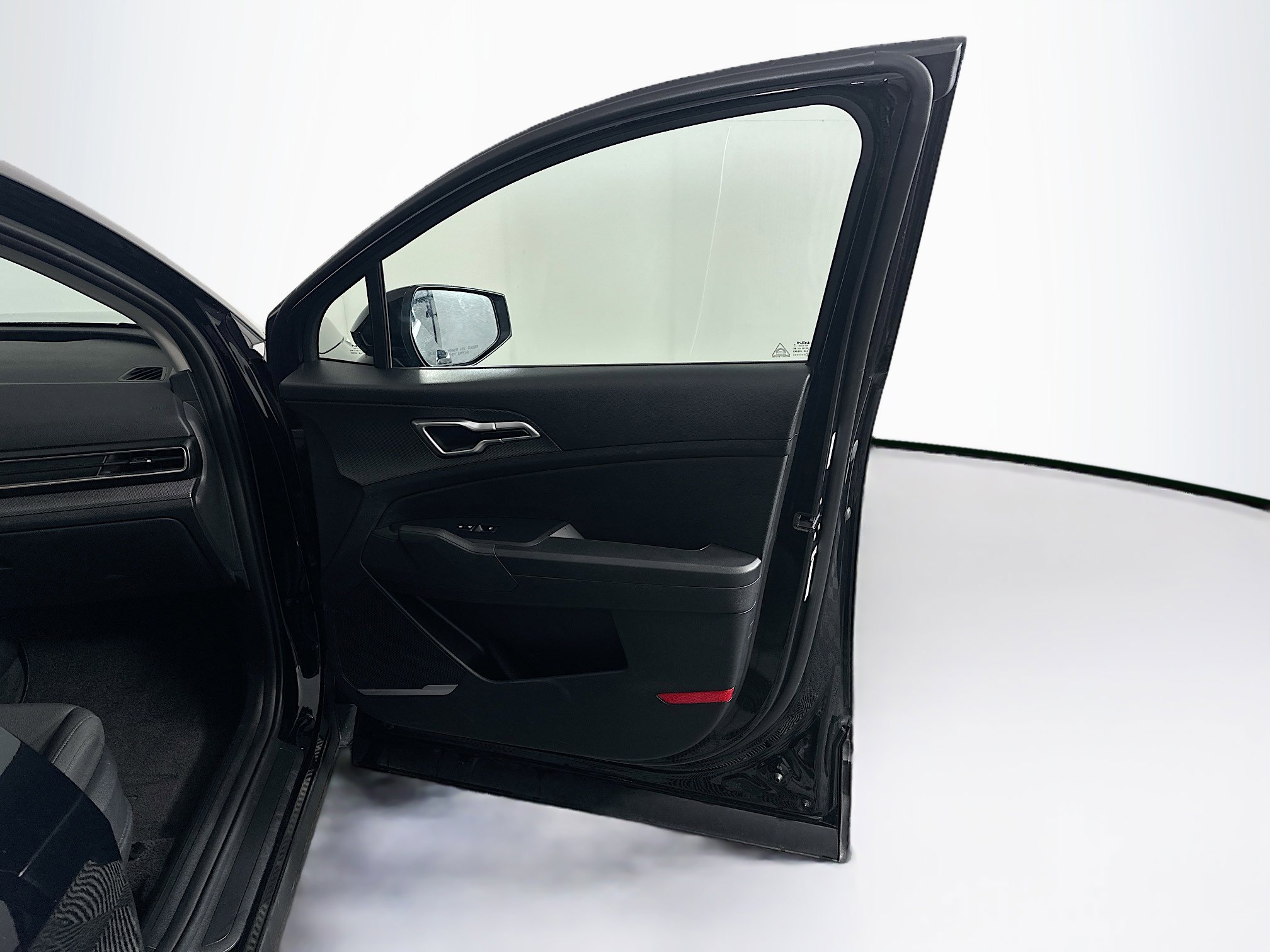 Used 2025 Kia Sportage LX image 32