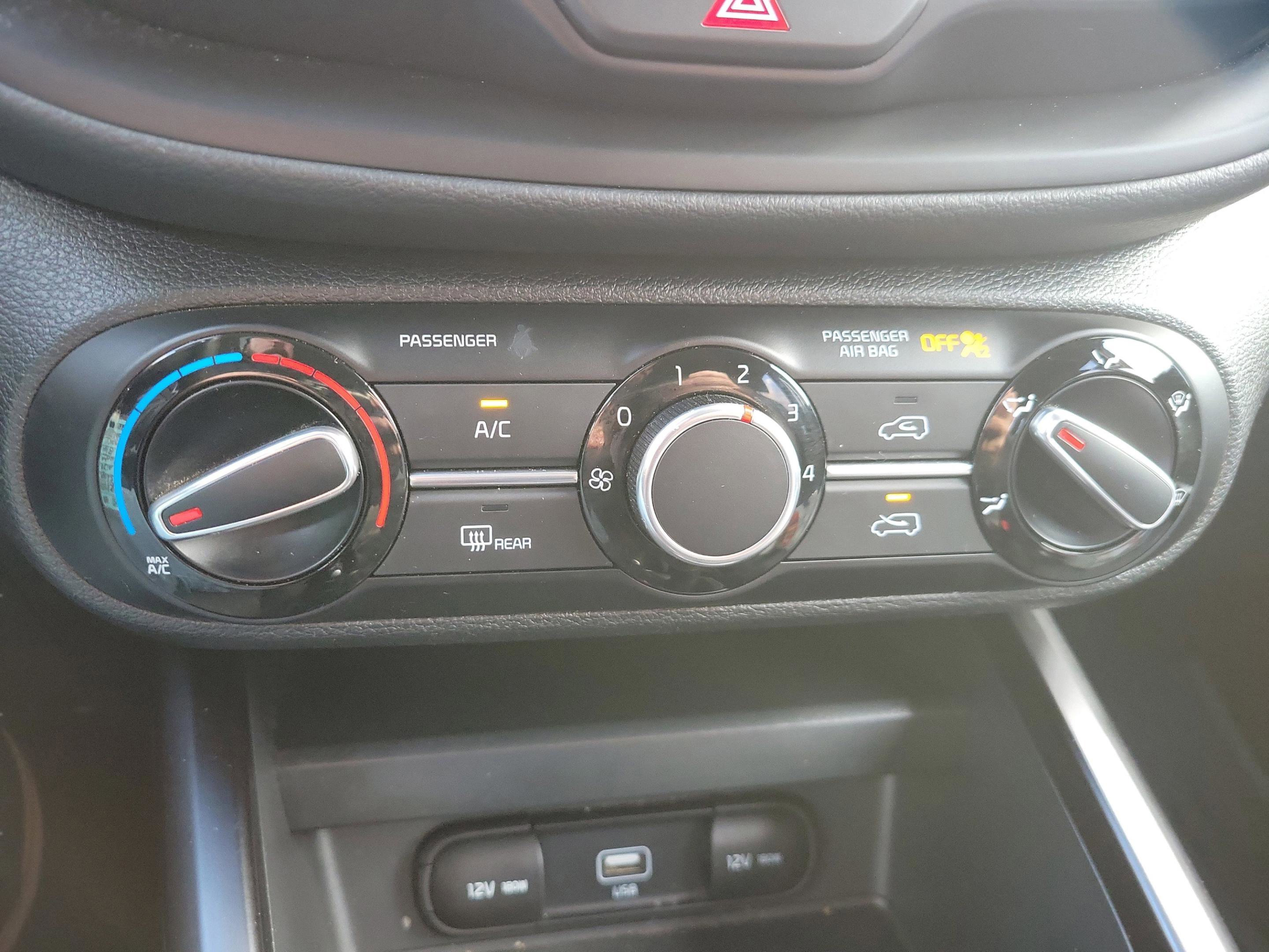 Used 2022 Kia Soul LX image 30