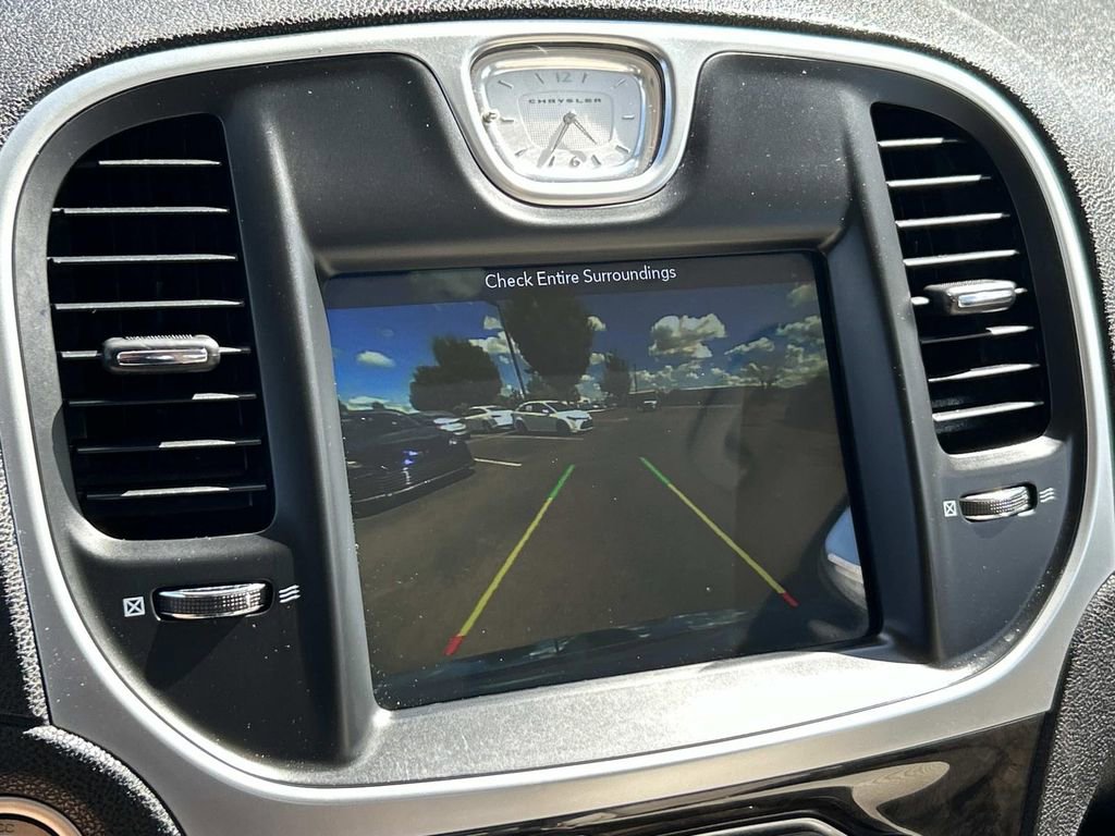 Used 2018 Chrysler 300 Limited image 26