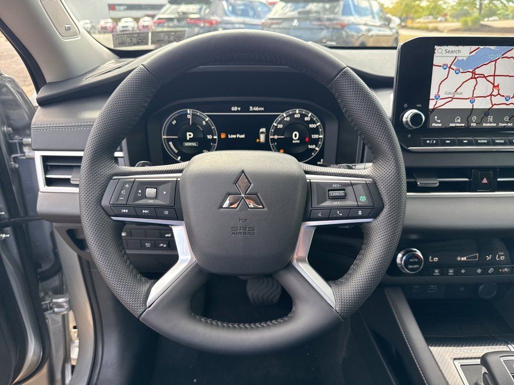 New 2025 Mitsubishi Outlander SE image 33