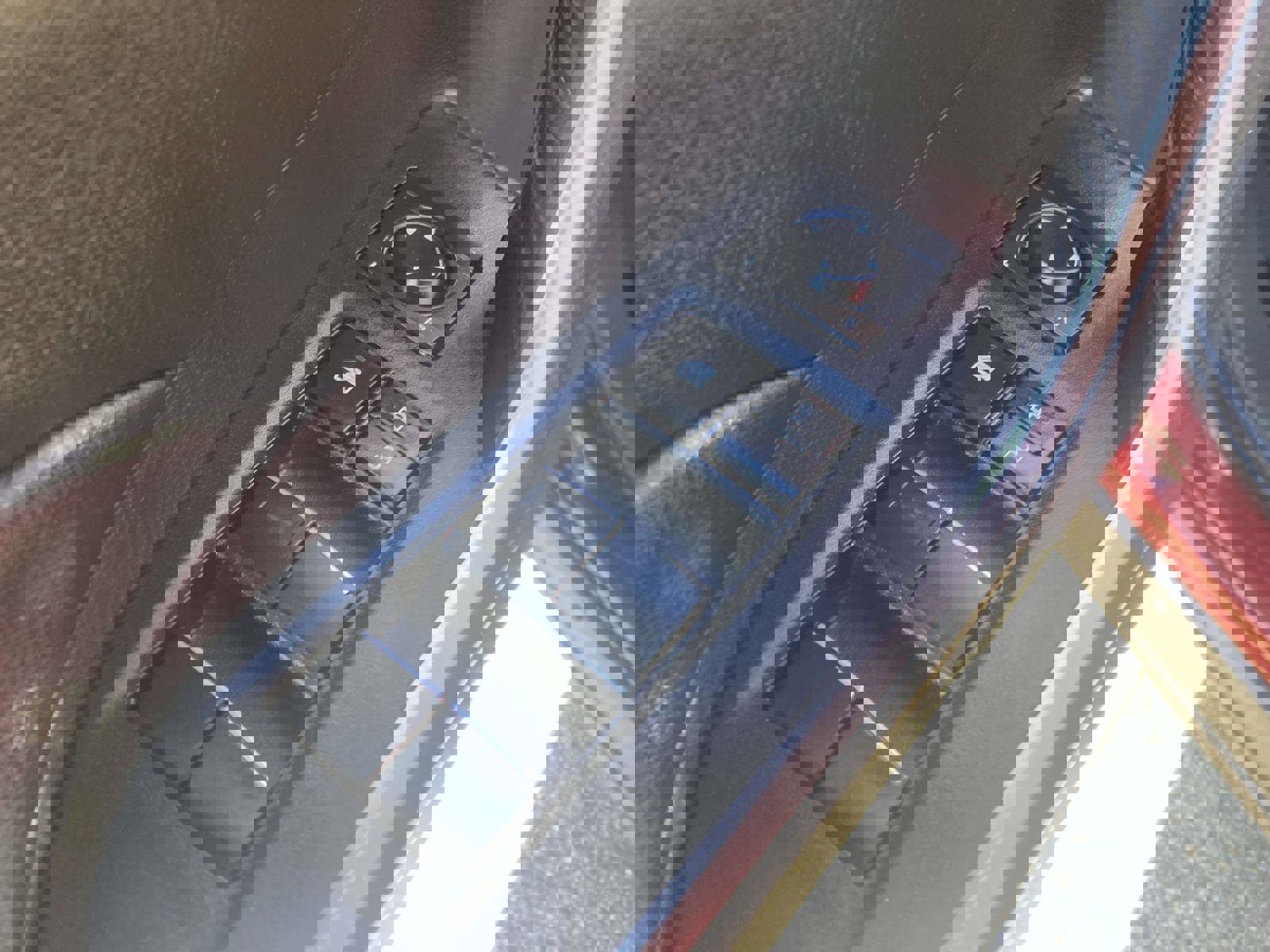 Used 2021 Toyota RAV4 XLE Premium image 19