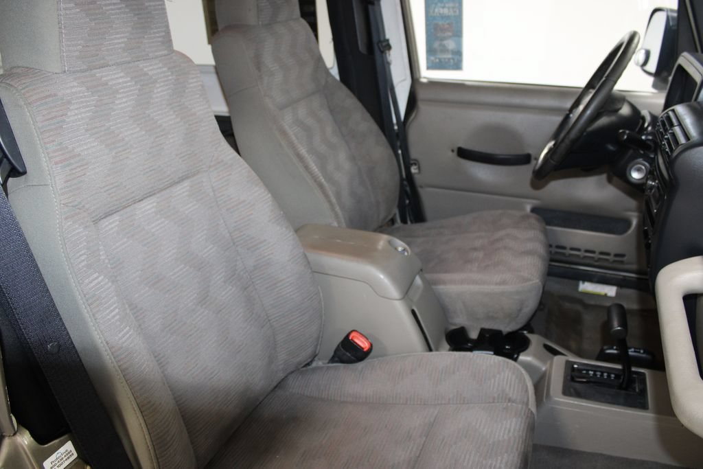 Used 2005 Jeep Wrangler Unlimited AWD/4WD image 19