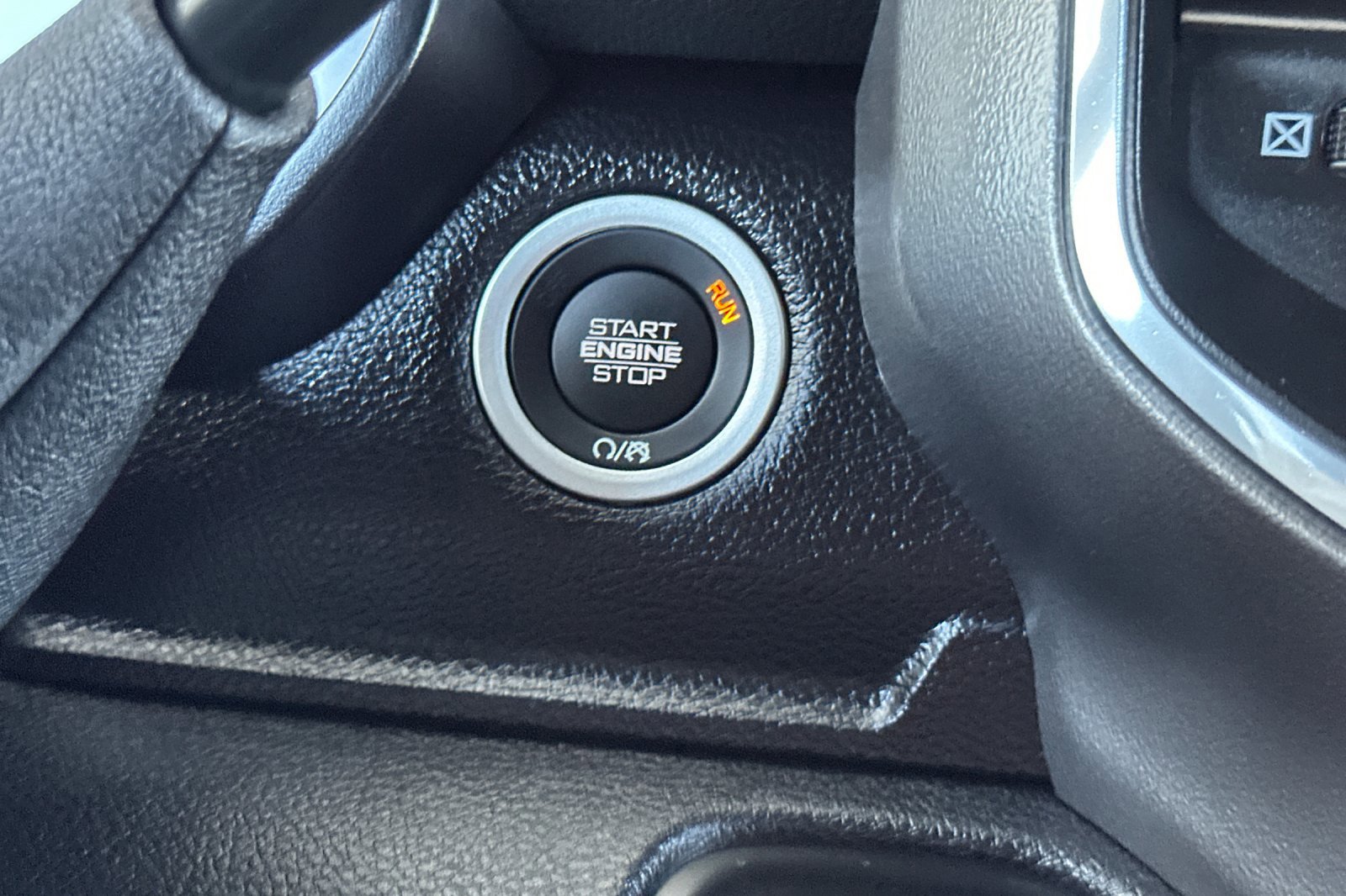 New 2025 RAM 2500 Laramie w/ Towing Technology Group image 18