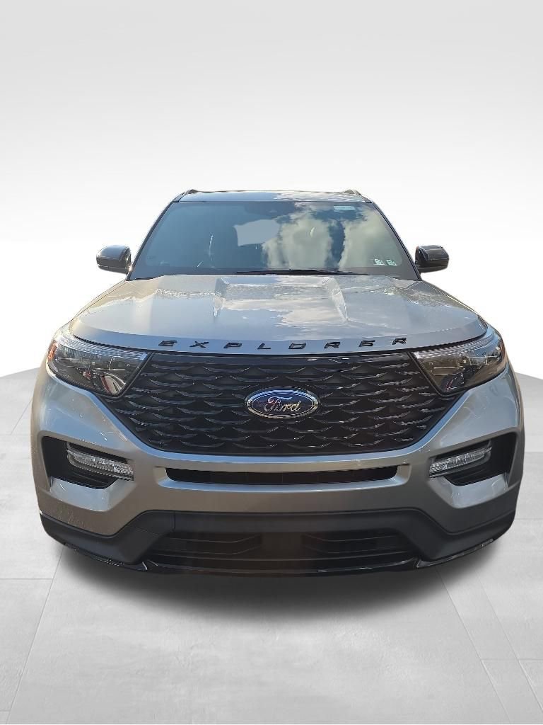 Used 2022 Ford Explorer ST-Line w/ Class IV Trailer Tow Package AWD/4WD image 2