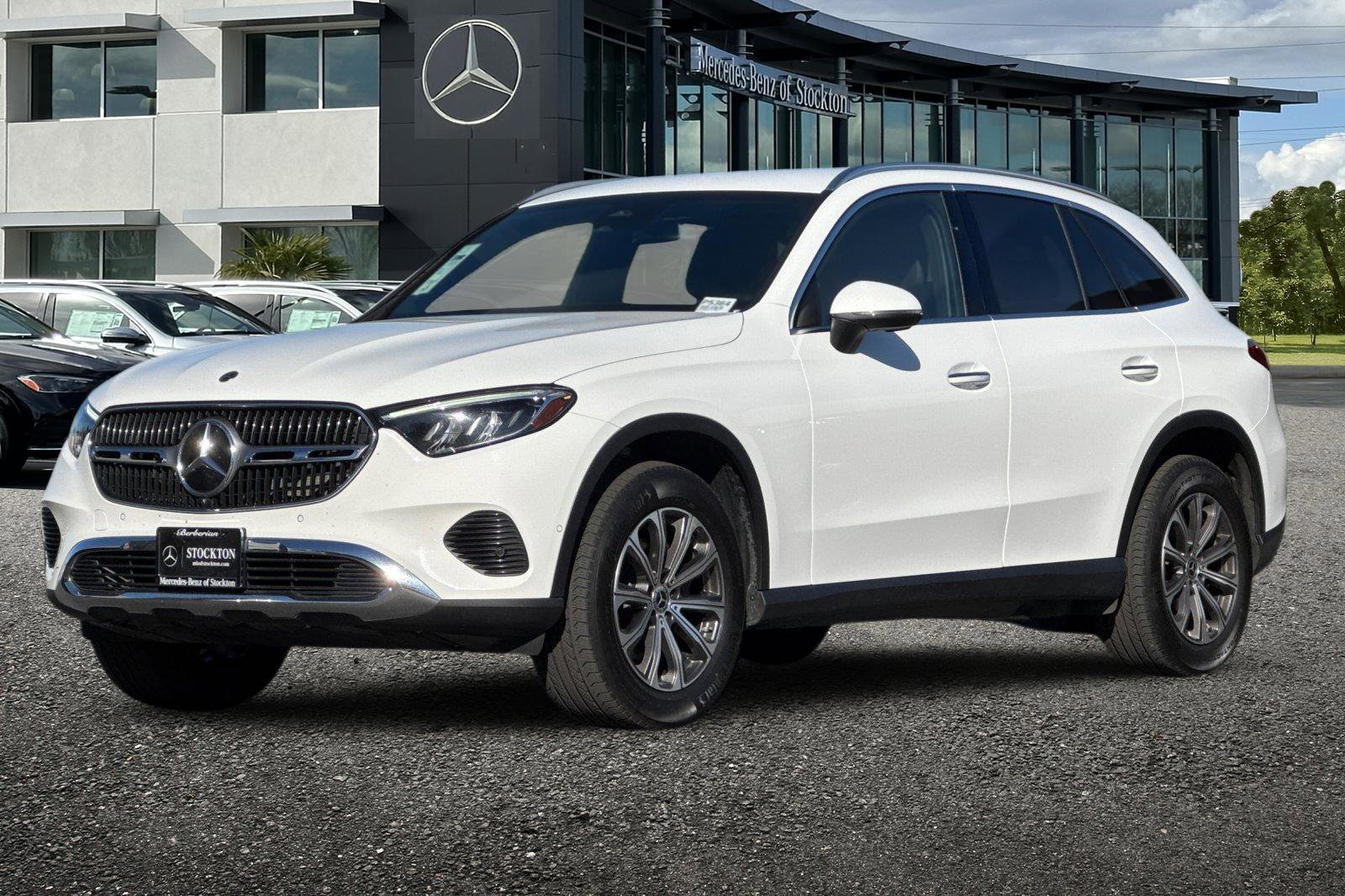 Used 2024 Mercedes-Benz GLC 300 4MATIC image 8