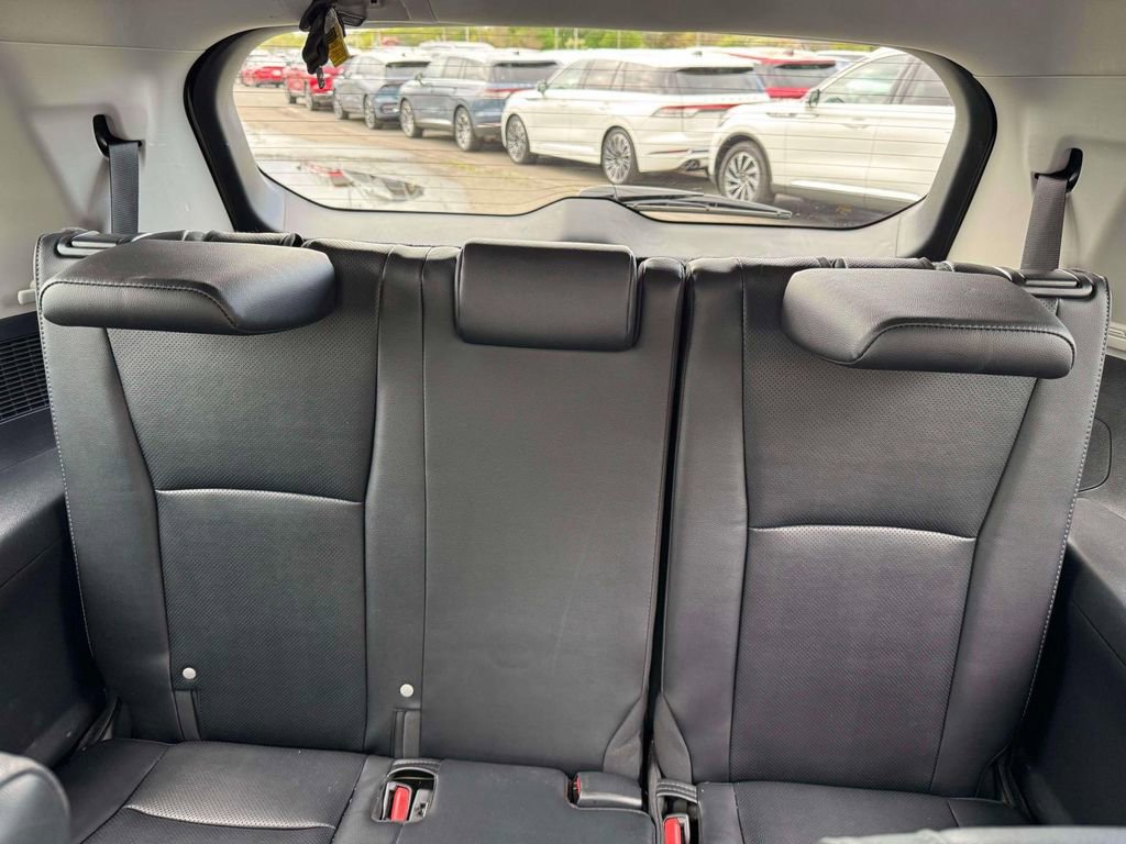Used 2024 Toyota Grand Highlander AWD Hybrid image 16