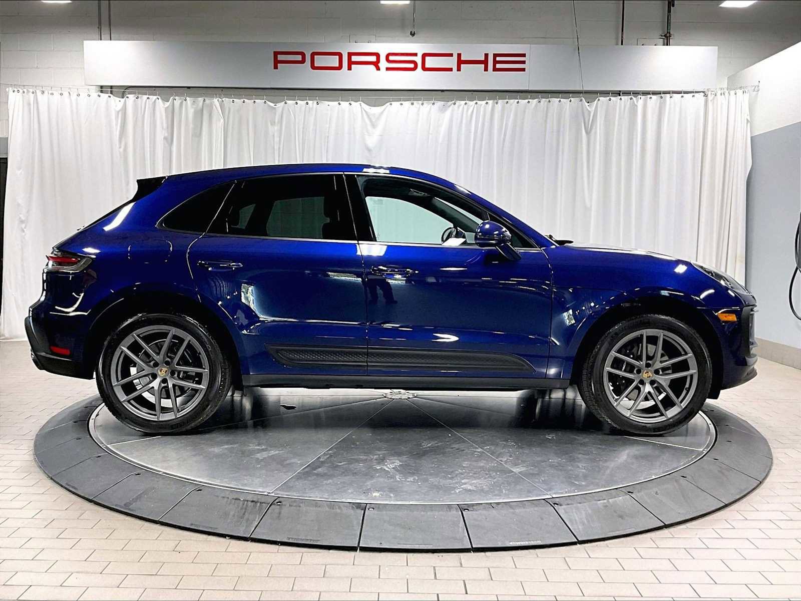 Used 2025 Porsche Macan image 11