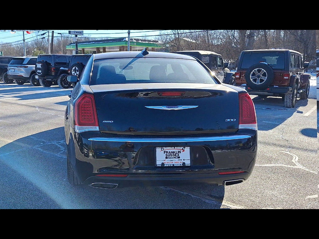 Certified 2023 Chrysler 300 Touring image 7