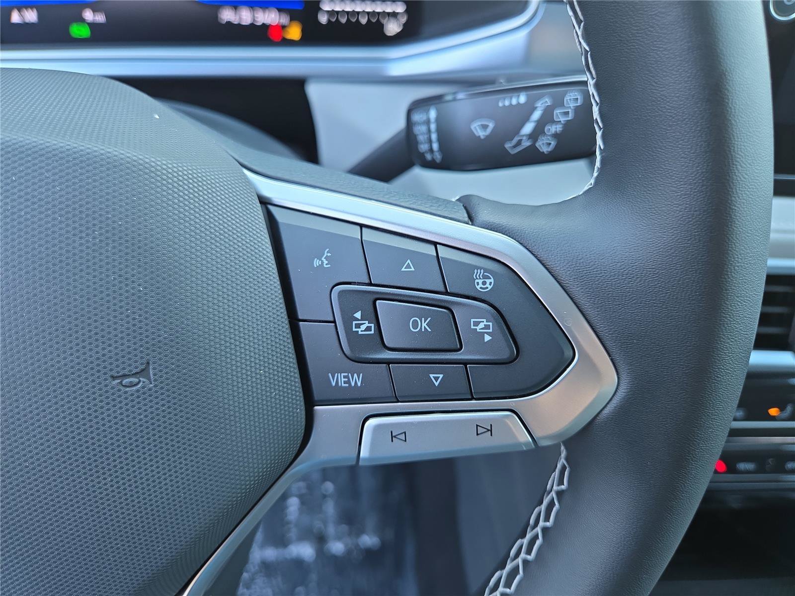 New 2026 Volkswagen Taos SE w/ Panoramic Sunroof Package FWD image 19