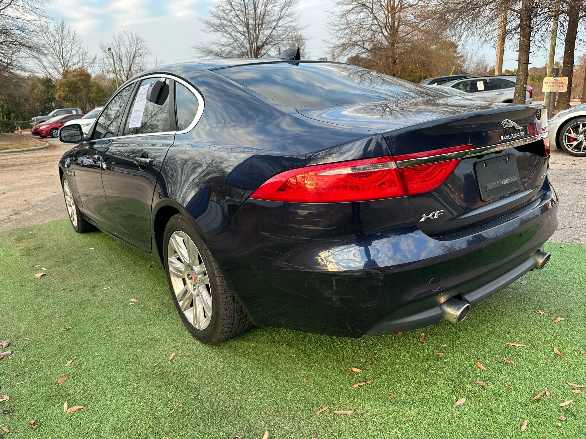 Used 2017 Jaguar XF Premium image 8
