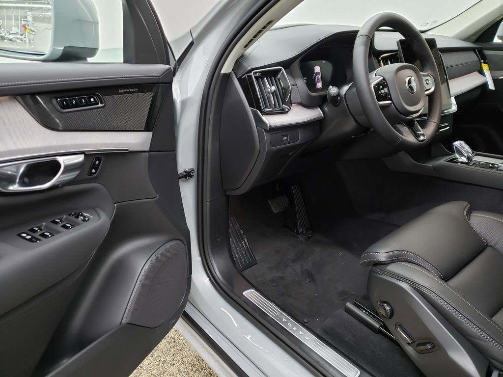 New 2026 Volvo XC90 B6 Ultra w/ Protection Package AWD/4WD image 6