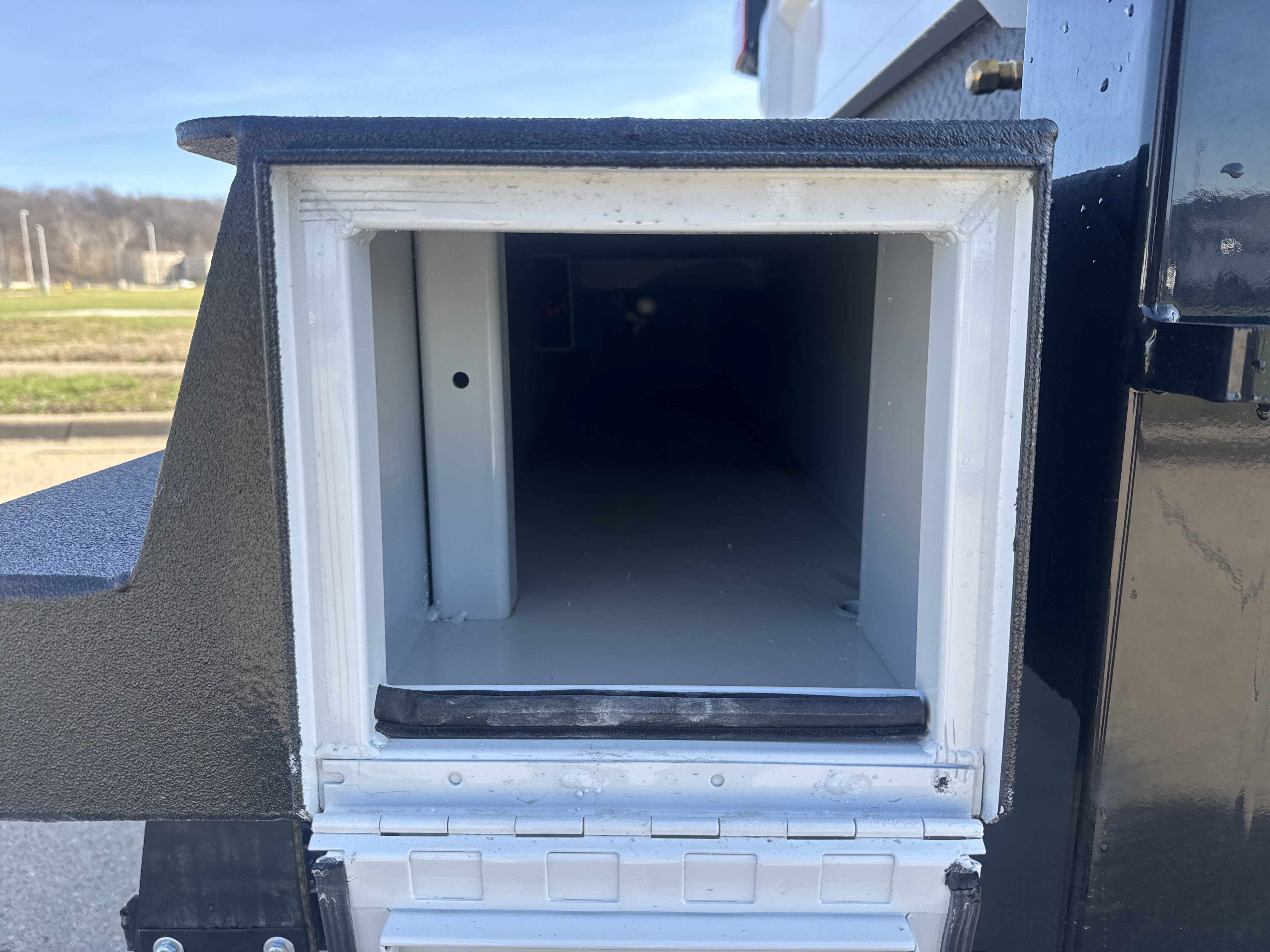 New 2026 Ford F550 4x4 Supercab Super Duty image 8