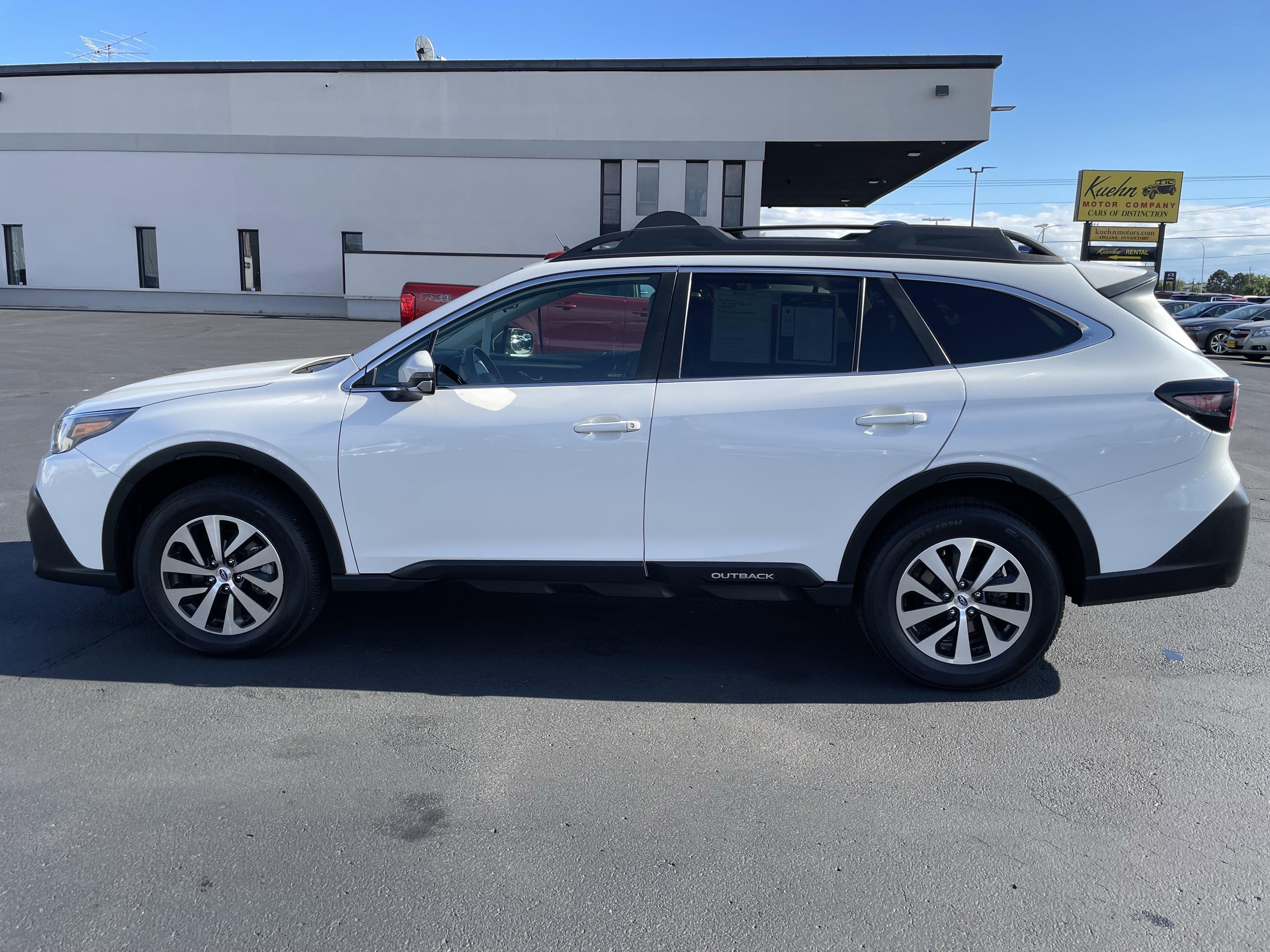 Used 2022 Subaru Outback Premium image 5
