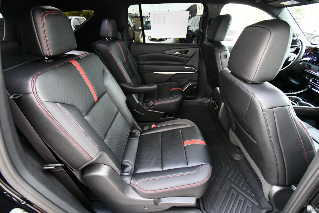 Used 2026 Chevrolet Traverse RS AWD/4WD image 19