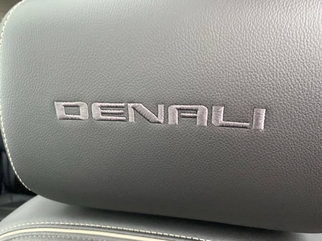 Used 2023 GMC Acadia Denali w/ Denali Ultimate Package AWD/4WD image 16