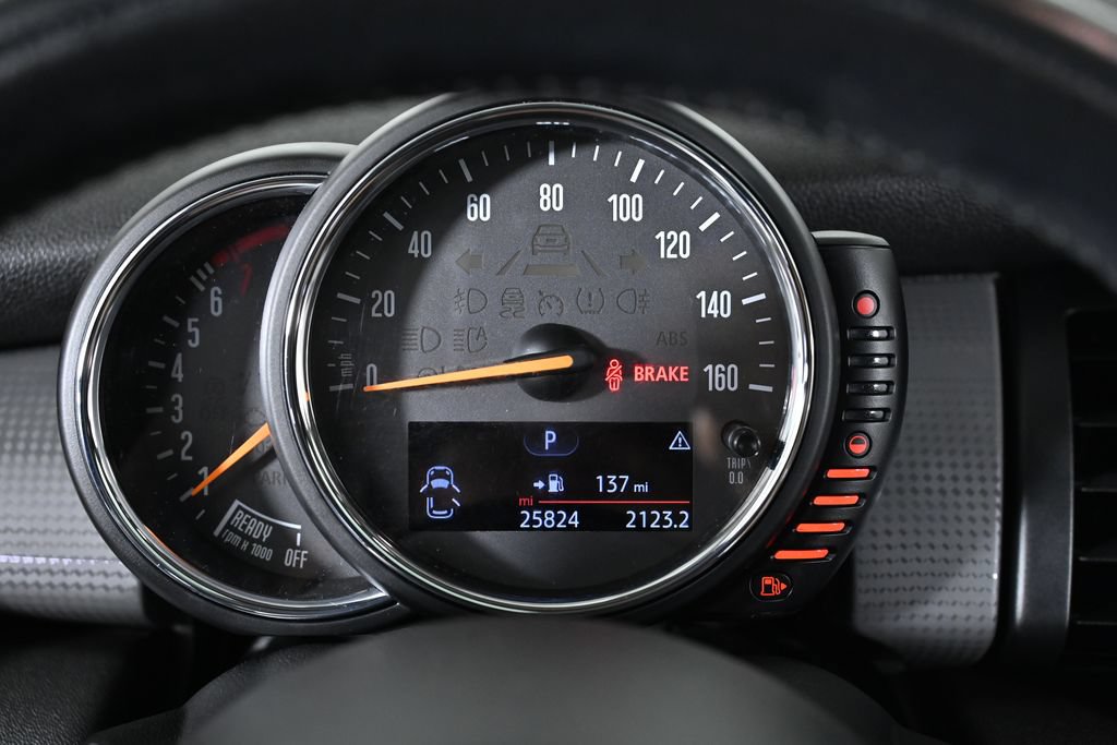 Used 2015 MINI Cooper 4-Door Hardtop FWD image 16