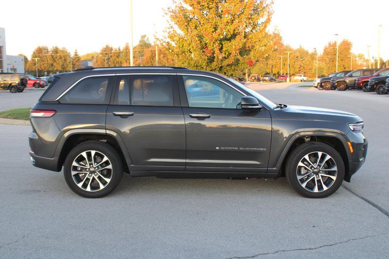 New 2023 Jeep Grand Cherokee Overland w/ Luxury Tech Group IV image 3