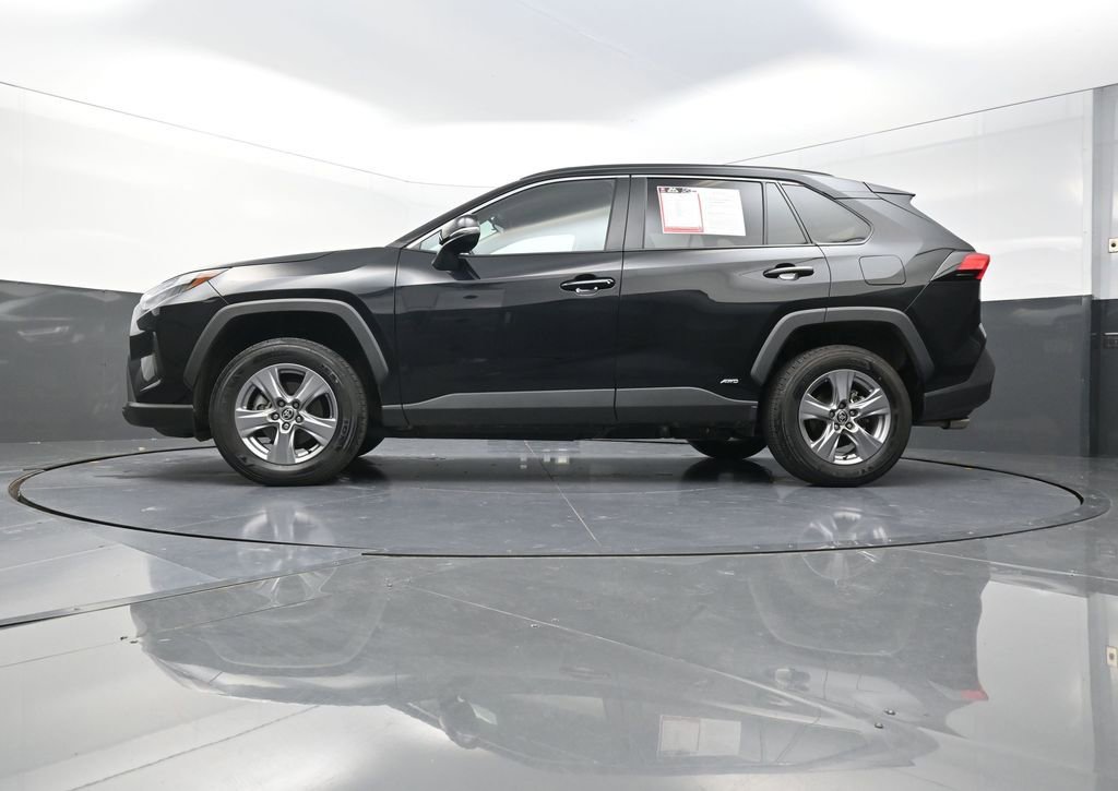 Used 2025 Toyota RAV4 XLE image 24