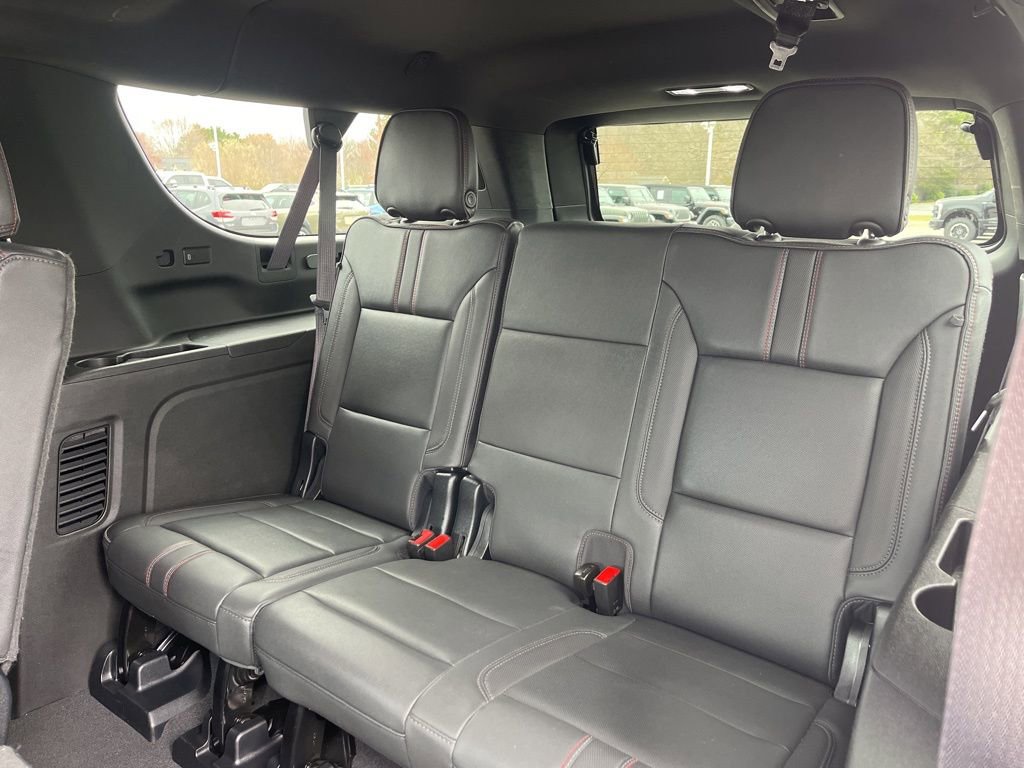 Used 2023 Chevrolet Suburban RST w/ Sport Performance Package image 18